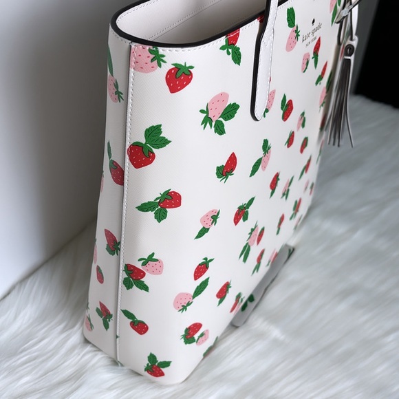 NWT💃Kate Spade Jana Tossed Strawberry Printed Tote - Picture 4 of 11